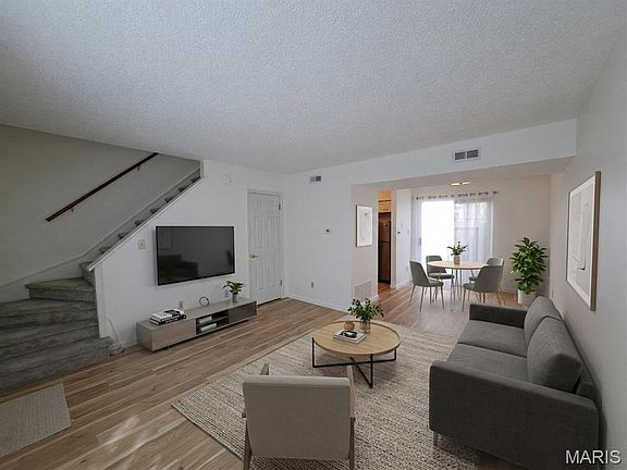 4th image of 1630 E Swan Cir