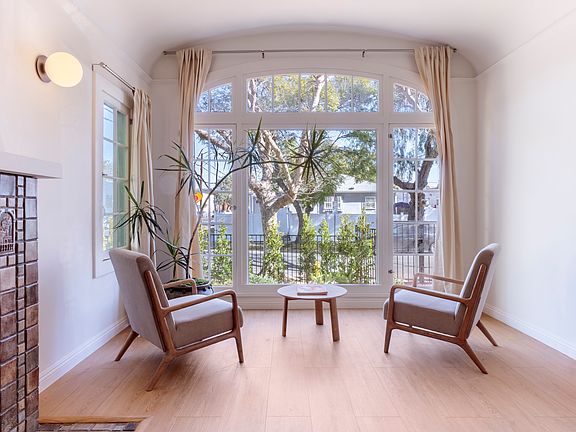 3rd image of 859 N Mansfield Ave #859