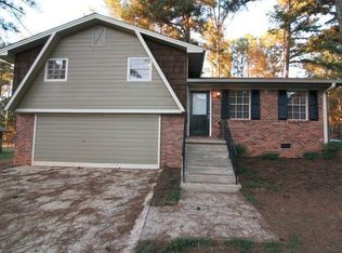 5415 Pine Valley Dr, Union City, GA 30291