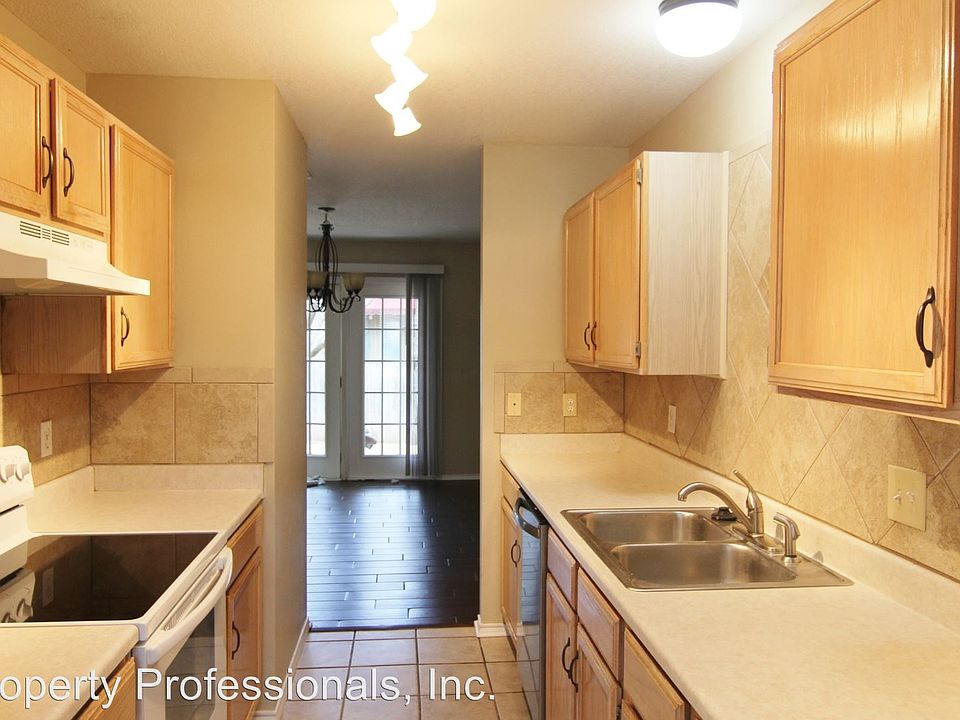 1st image of 23A Moss Rock Dr