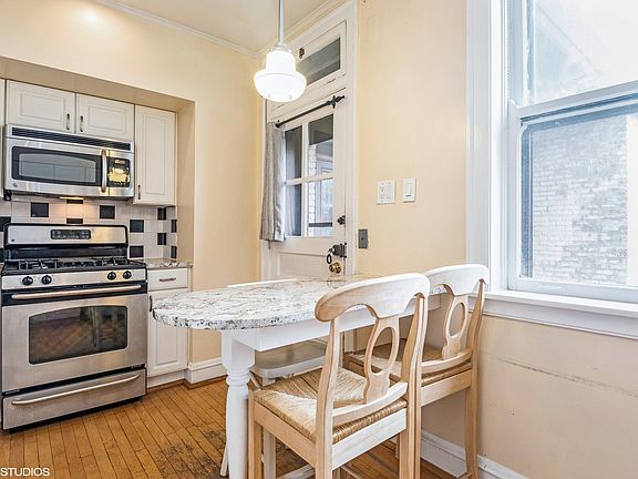 5th image of 680 Hinman Ave APT 3G