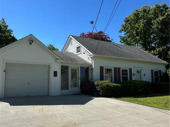 6 Church St, Smithfield, RI 02828