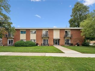 25 Walton Ave, Kitchener, ON N2C 2B4