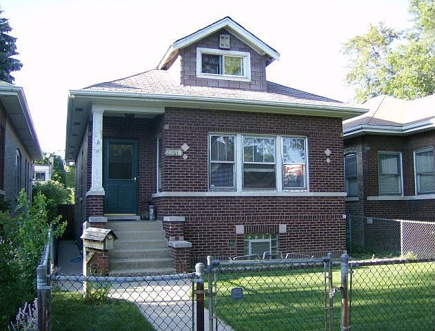 1st image of 2504 W Berteau Ave