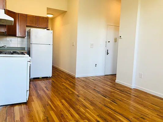 Rented by Mauro Bros Real Estate Services LLC | media 2