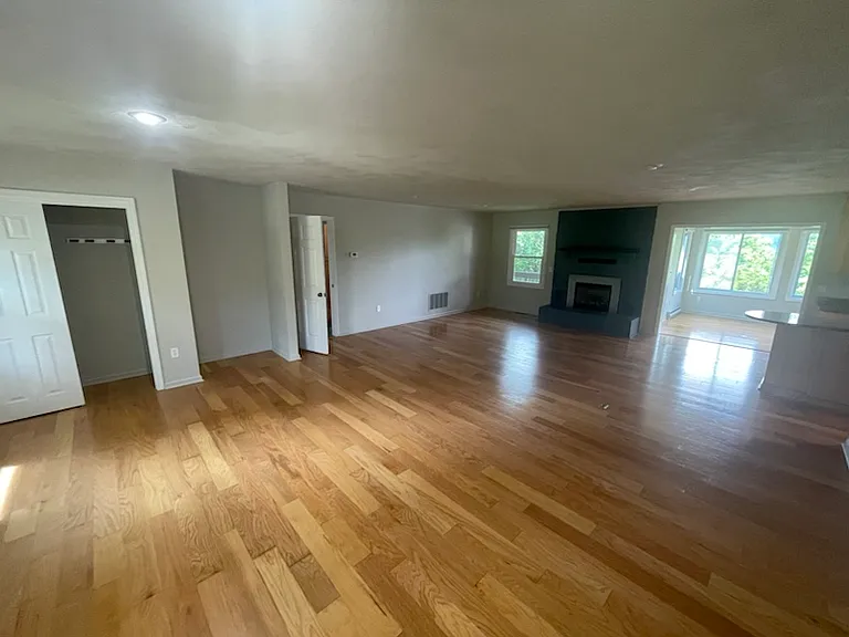1729 Mountainside Dr — Photo 4