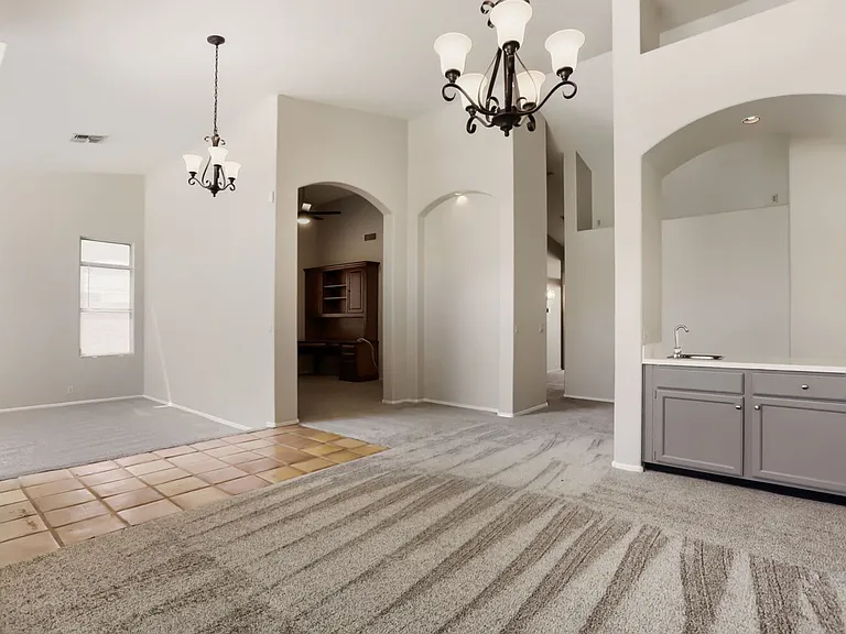 6126 E Kelton Ln — Photo 3