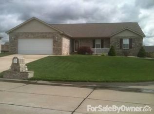 211 Rebekah Ct, Waterloo, IL 62298