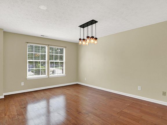 5th image of 3322 Gainesville Ct
