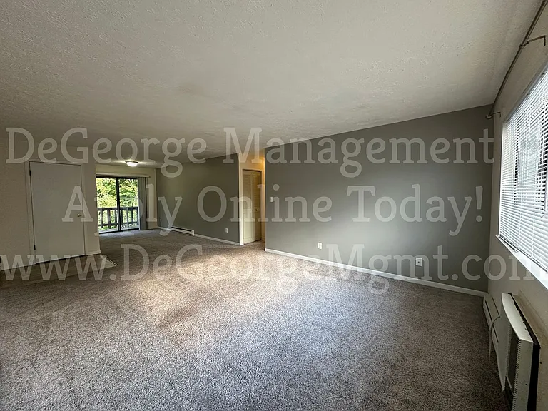 Parkway Apartments — Photo 4