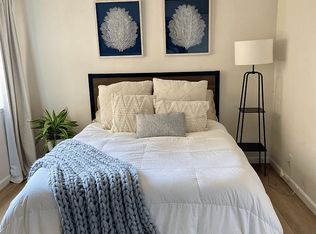 325 Lenox Ave APT 304, Oakland, CA 94610