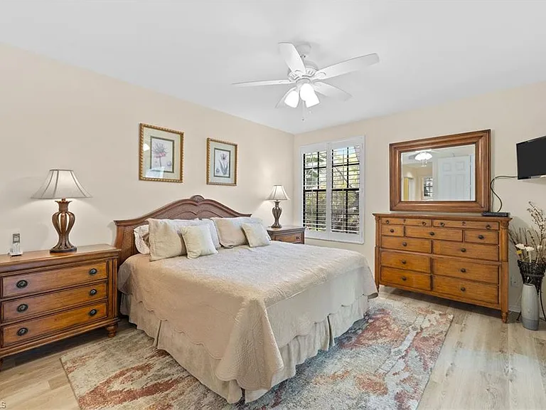 27190 Oakwood Lake Dr #102 — Photo 16