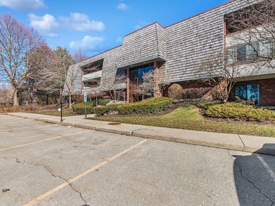 100 Red Top Dr APT 204, Libertyville, IL, 60048