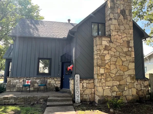 915 E 15th Ave, Winfield, KS 67156