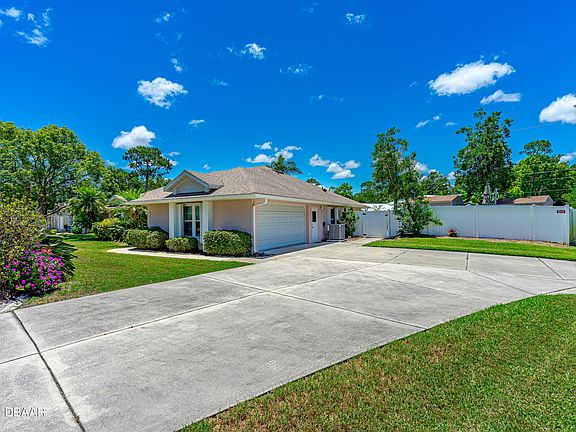 3rd image of 3104 Tamarind Dr