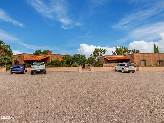 3rd image of 5 Fairway Villas