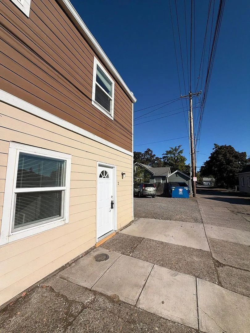 1 bed, 1.0 bath, 360 sqft, $1,095 — Photo 2