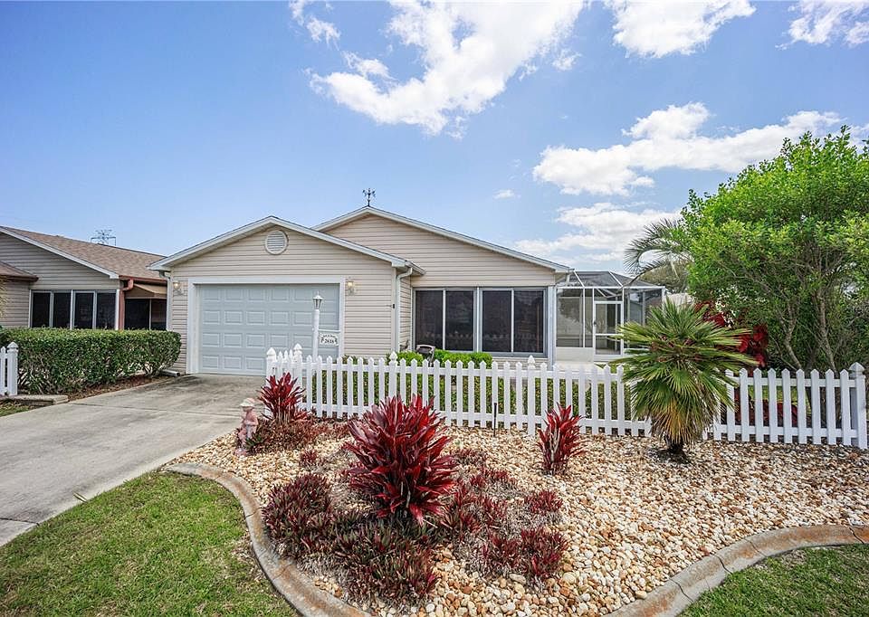1st image of 2618 MONCAYO AVENUE