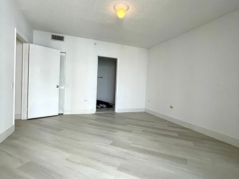 701 Brickell Key Blvd #2407 — Photo 8