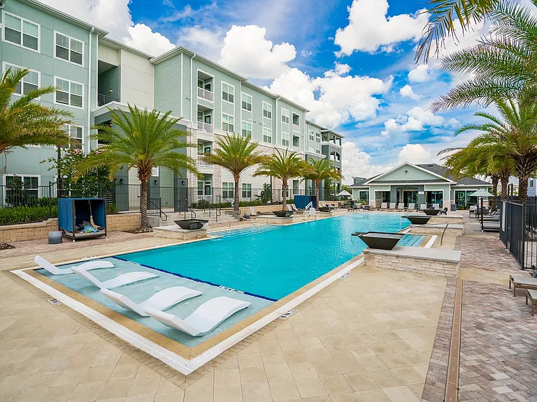 Thrive Luxury Apartments — Photo 39