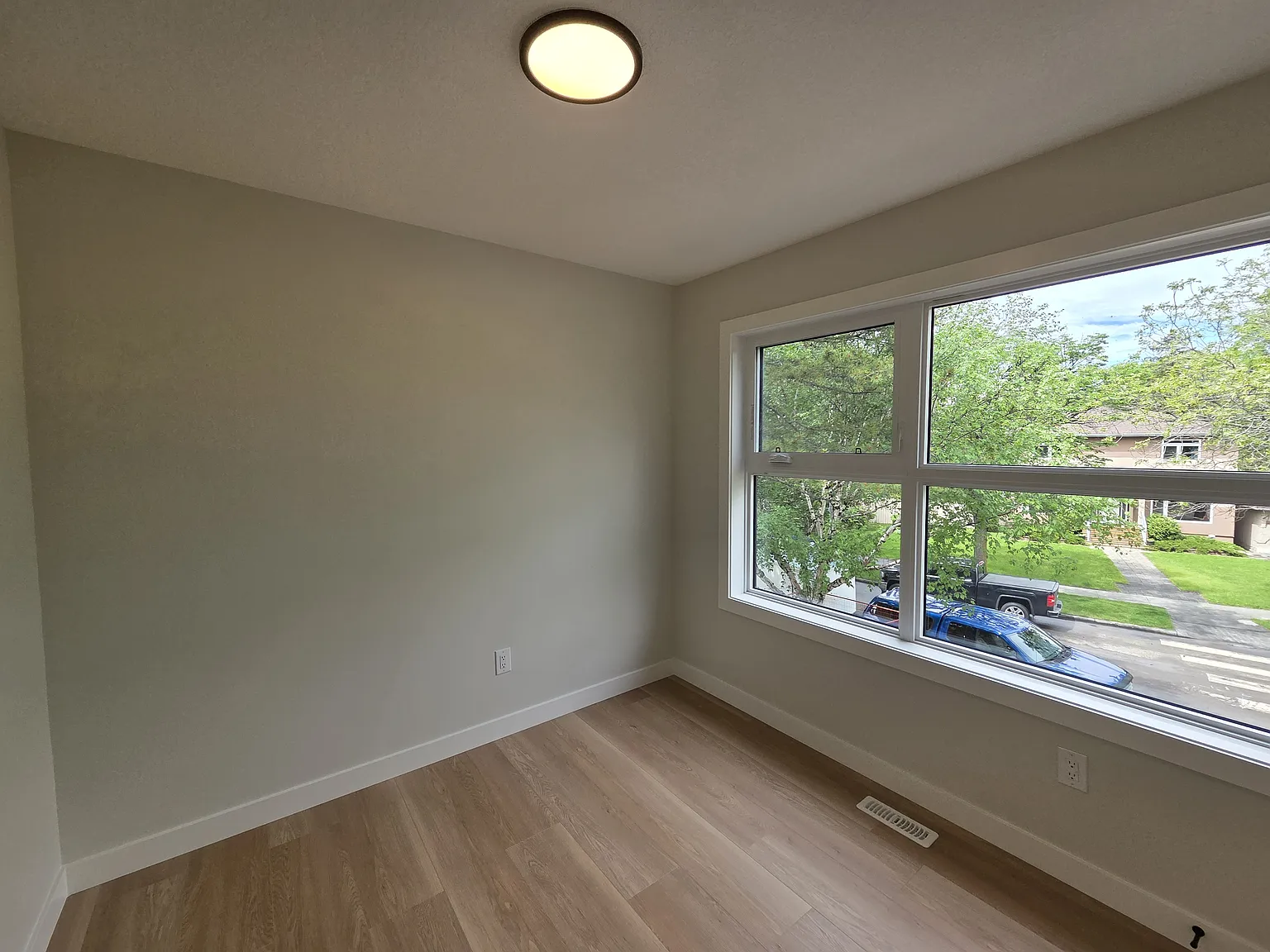 6203 109A Street Unit 1 Main — Photo 3