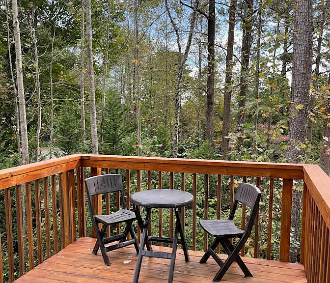 2560 Poplar Ln — Photo 5