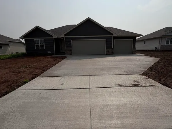 1624 Frontier Rd, Luxemburg, WI 54217