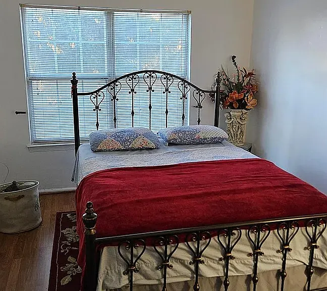 73 Rachel Ct — Photo 1