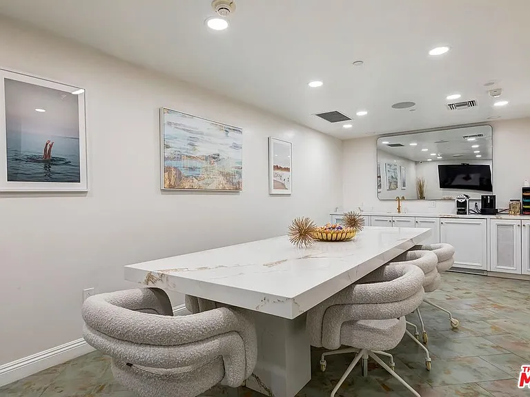 10520 Wilshire Blvd #1207 — Photo 41