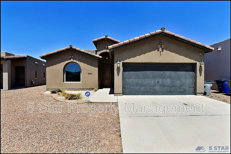 4 bed, 2.0 bath, 1583 sqft, $1,800 — Photo 2