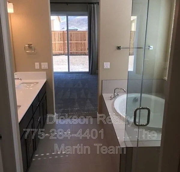 306 Commodore Dr — Photo 14