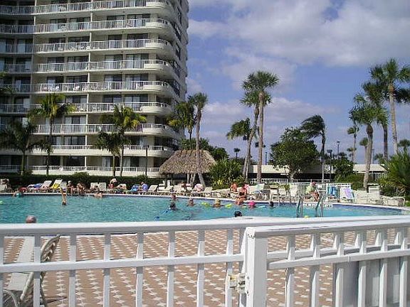 3rd image of 380 W Seaview Ct #1609