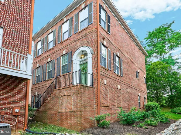 4092 Glendale Way, Fairfax, VA 22030