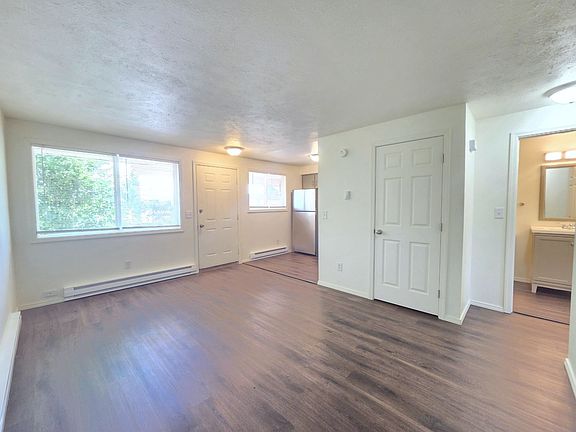 5th image of 39 E Westview Ave APT 2