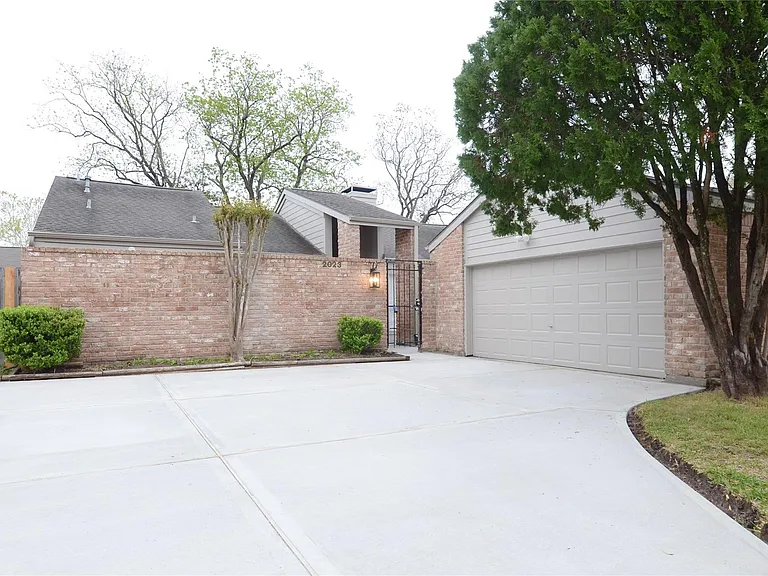 2023 Woodland Springs St — Photo 37