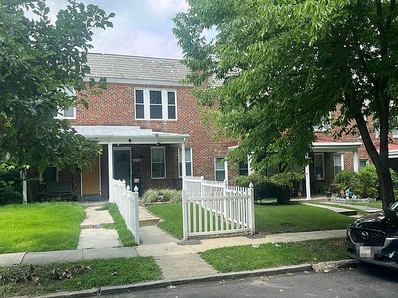 3rd image of 3018 Elgin Ave