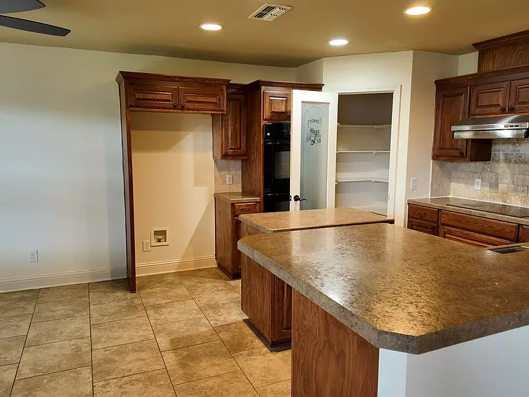 3623 Longmorn Ln — Photo 2