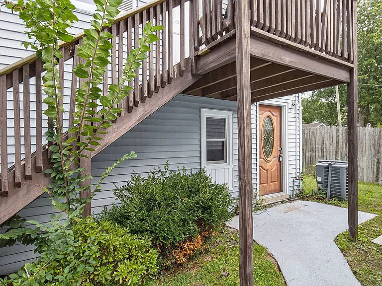 Debree Ave — Photo 13