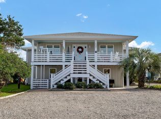 407 Bridgers Ave, Topsail Beach, NC 28445