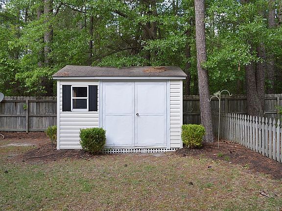 4th image of 3061 Woods Walk Way