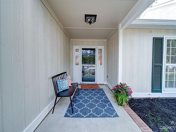3rd image of 11007 Sevilla Ct