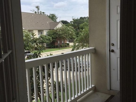 5th image of 4625 Burbank Dr APT 504