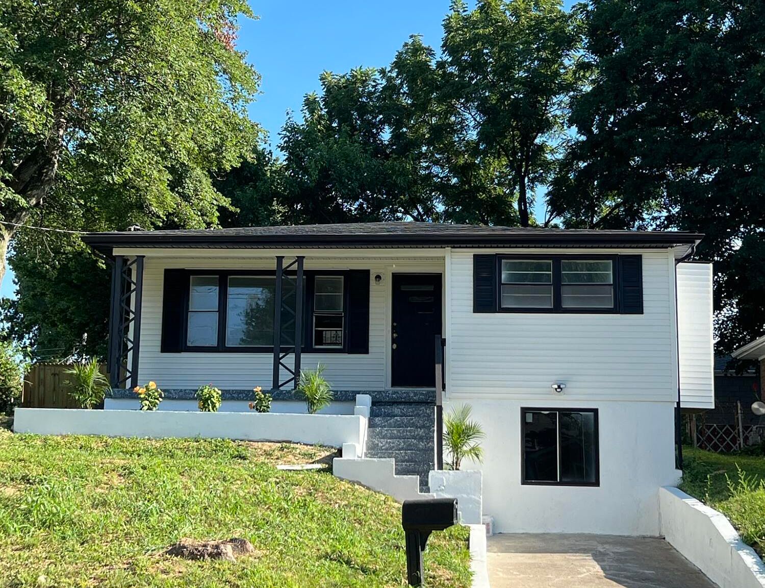 2318 Rockford Ln, Louisville, KY 40216 MLS 1642652 Zillow