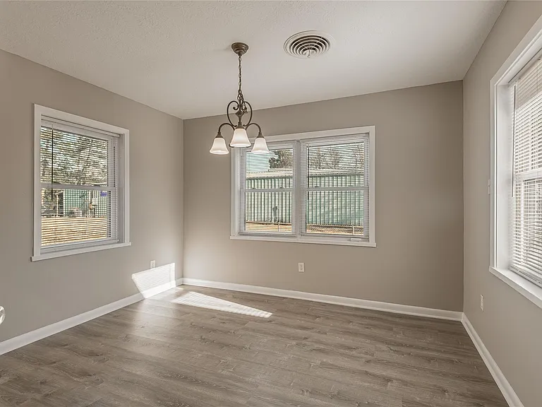 2201 Badger Ln — Photo 14