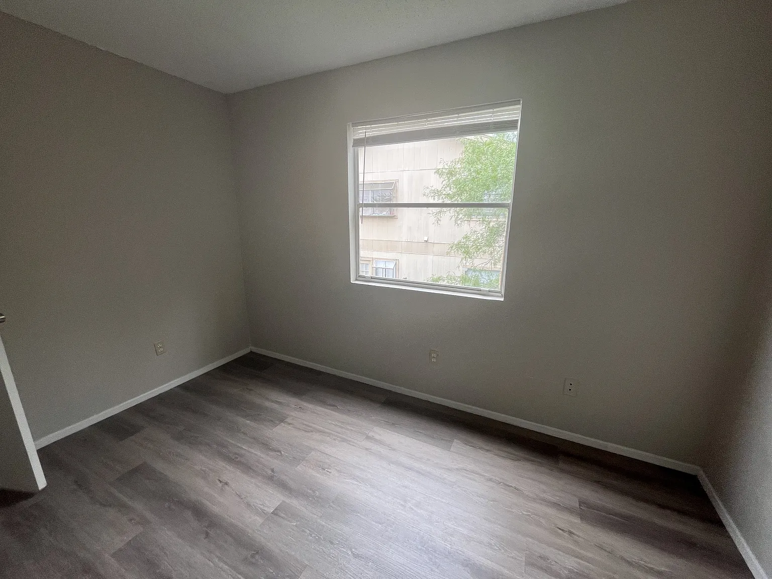 815 Bracewood Cir — Photo 2