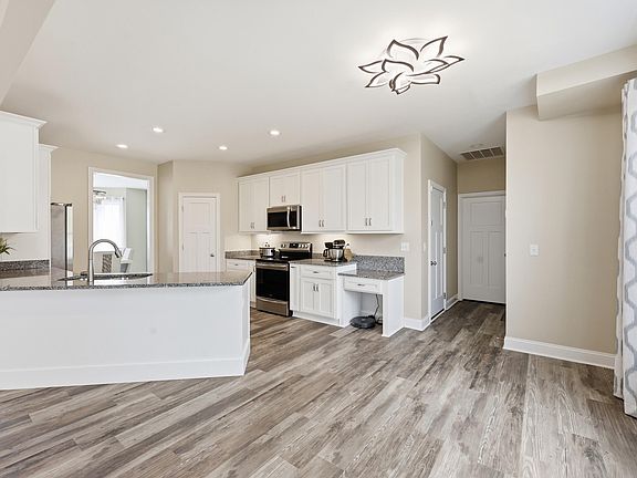 5th image of 244 Tahoe Way
