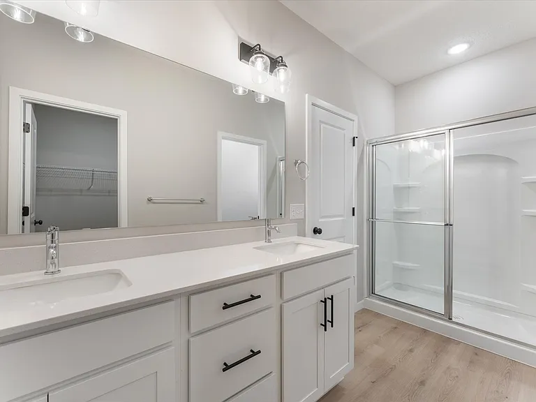 Acclaim of Woodbury Modern Living, Thoughtfully Designed — Photo 58