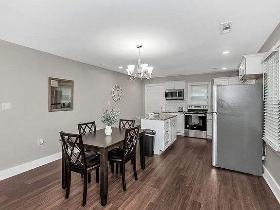 5th image of 2215 Bell Ave NW