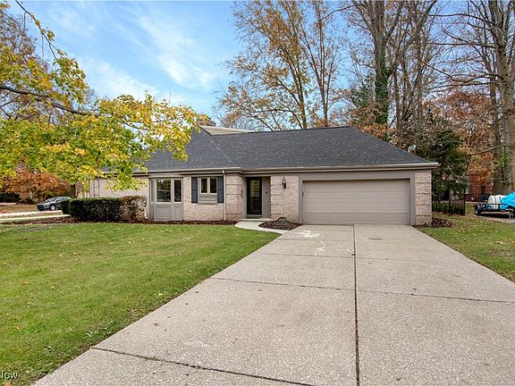 4th image of 3950 W Valley Dr