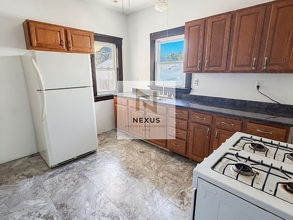 4th image of 10609 Bernard Ave #1